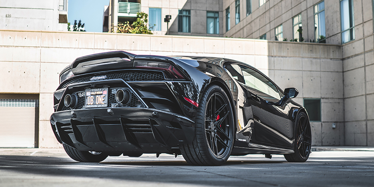 Lamborghini Huracan with Verde Wheels V12 Incise